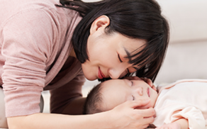 宝宝篇：宝宝满月要不要剃头，宝宝的胎毛冬天该怎么护理？